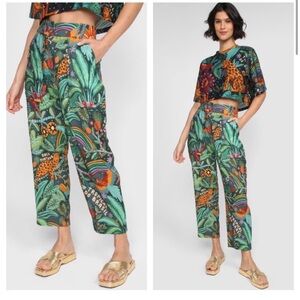 Farm Rio Brazil Tropical Crop Pants Medium Green Leaf Leopard Pleate Trousers